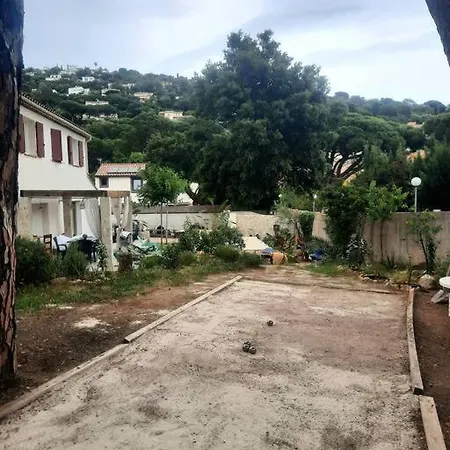 Bastide Provencale Familiale 12 Mn A Pieds * Кавалер-сюр-Мер